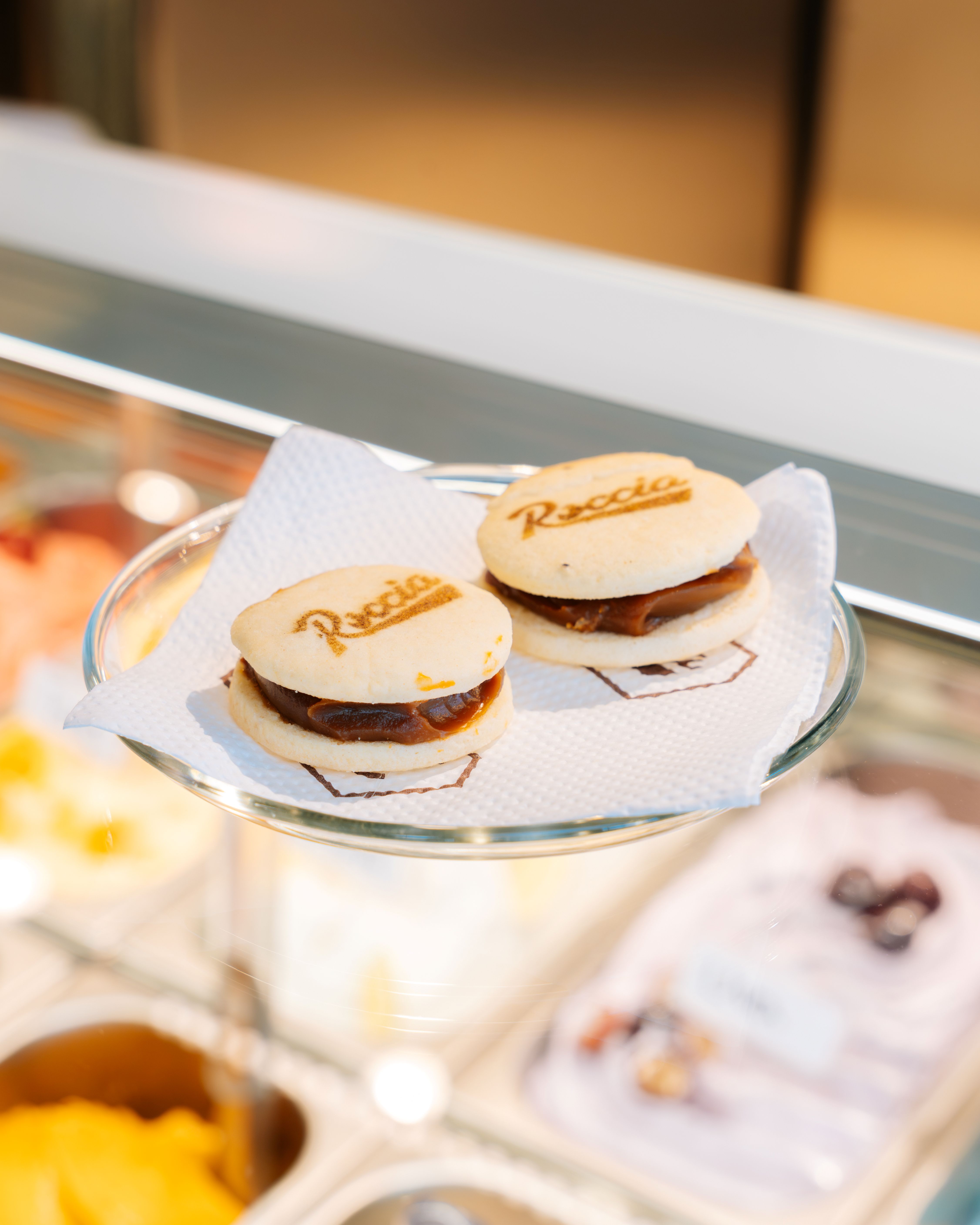 Alfajores Roccia — dulce de leche cocido lento